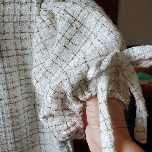 Simply Southern Scalloped Cream Tweed With Puffy Sleeves NWT LARGE - Picture 7 of 13